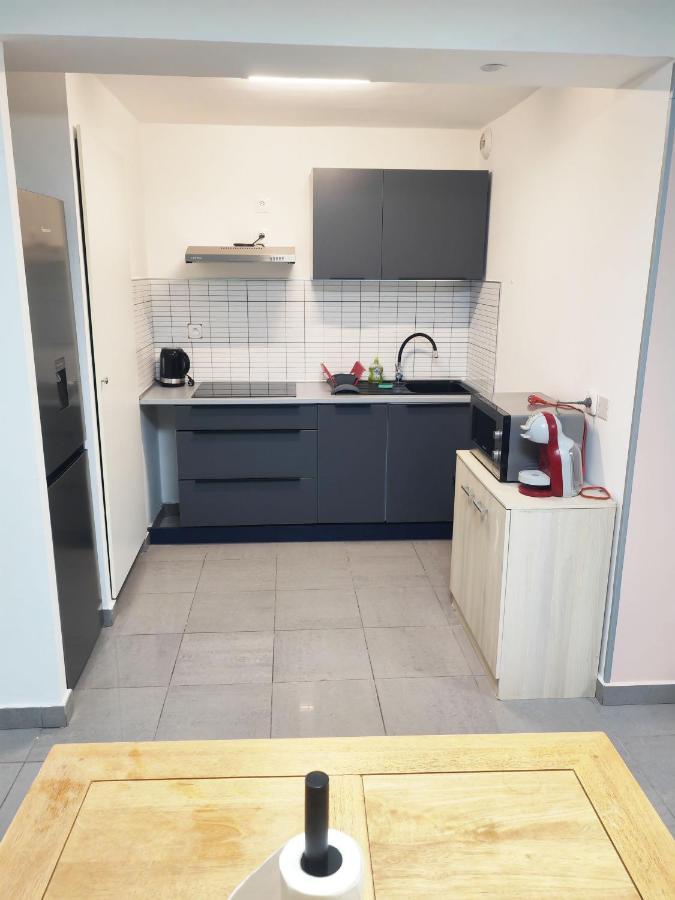 Ferienwohnung Le 5Eme As // F2 Totalement Refait A Neuf Saint-Denis Exterior foto